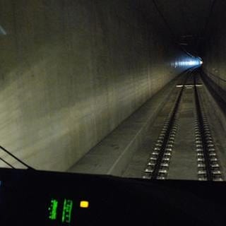 Im neuen Lötschberg-Basistunnel.