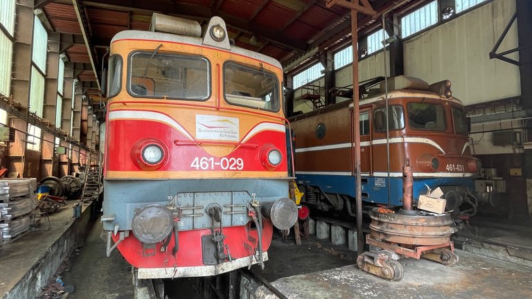 Lokomotiven der Baureihe 461 in der Werkstatt in Bar