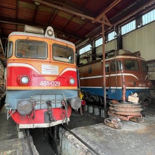 Lokomotiven der Baureihe 461 in der Werkstatt in Bar
